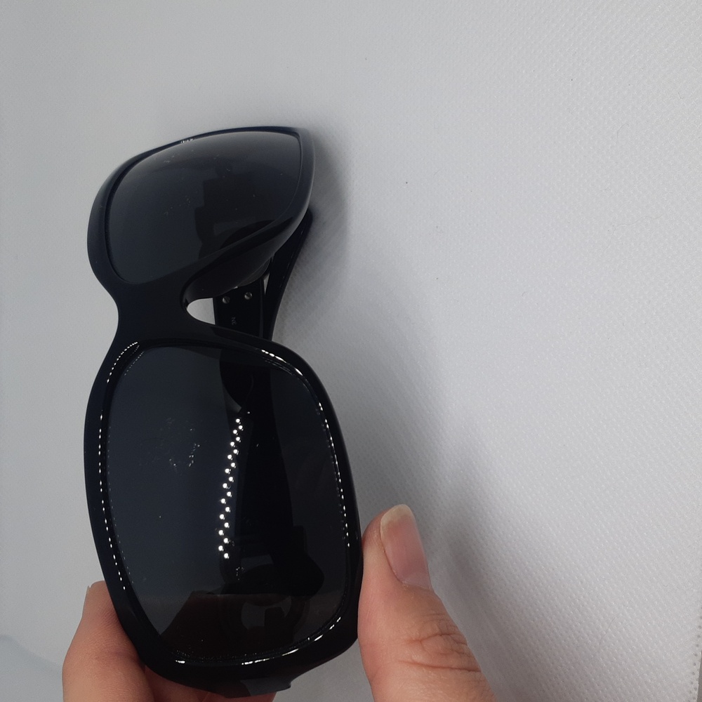 Authentic Dolce & Gabanna - Picture 4 of 8